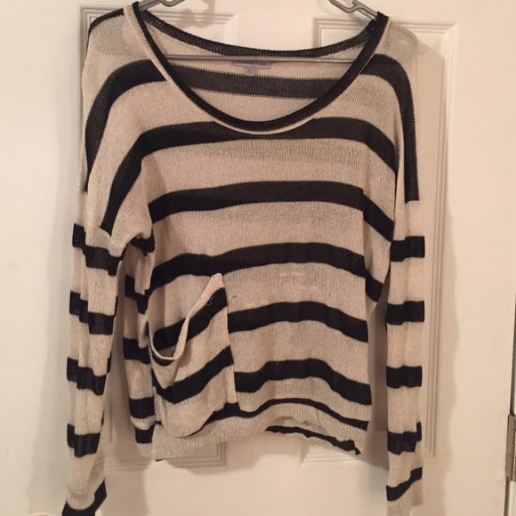 light stripped sweater 🐼