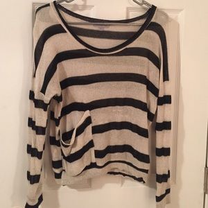 light stripped sweater 🐼