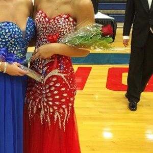 SALE!!! Red Prom Dress❤️