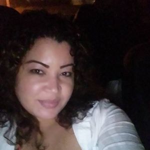 Meet your Posher, Larissa