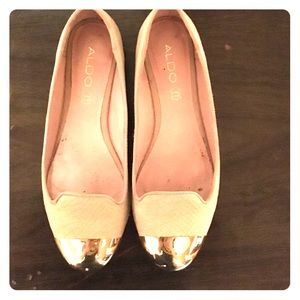 Aldo cream and gold flats