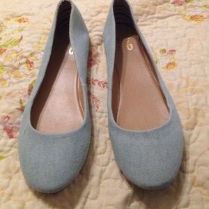 Great condition super cute blue flats