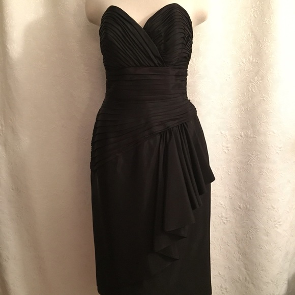 Gorgeous Vintage 80's Black Tadashi Cocktail Dress