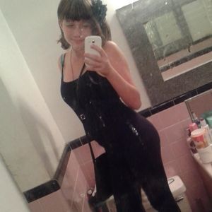 Meet your Posher, Crystal