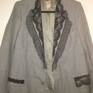 Great blazer! With fun accent details!