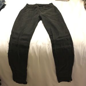 Dark gray  Hudson Jean leggings!