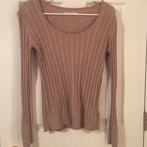 tan/cream simple sweater