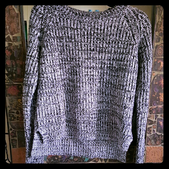 Sweater - Picture 1 of 4