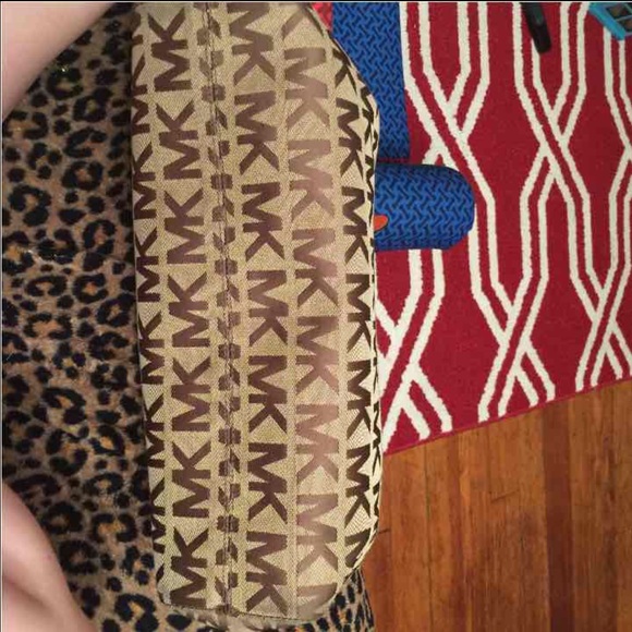 Authentic Michael Kors Tote with orange straps - Picture 2 of 4