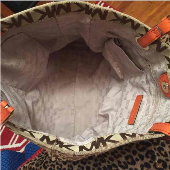 Authentic Michael Kors Tote with orange straps - Picture 3 of 4