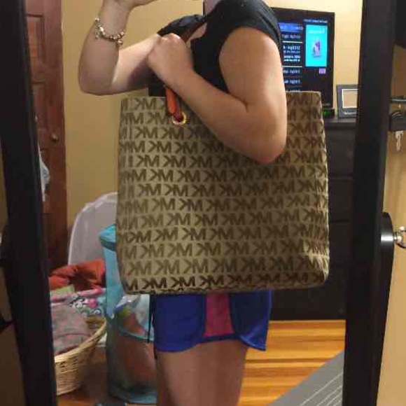 Authentic Michael Kors Tote with orange straps - Picture 4 of 4