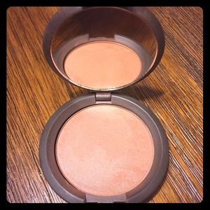 Becca Sweet Pea blush
