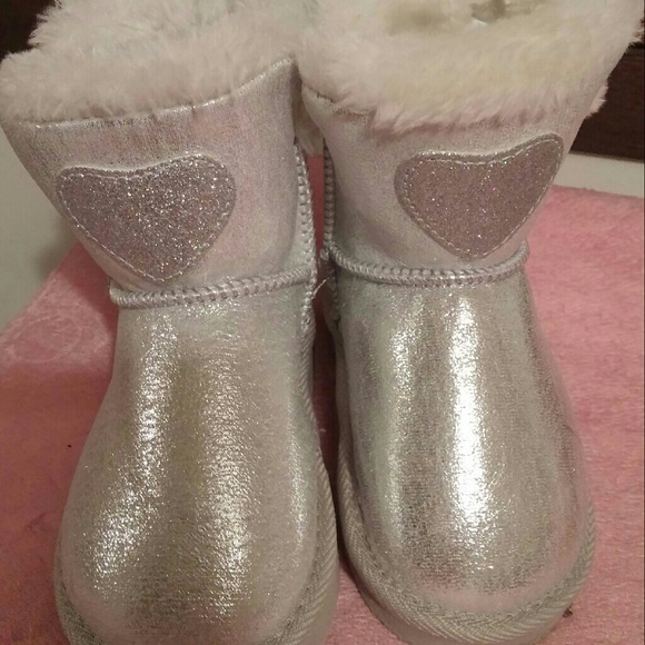 Size 8 fur boots