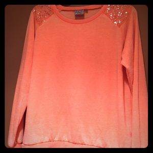 Cute sweatshirt tap with bling on the shoulders