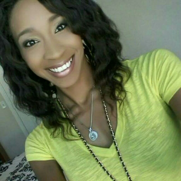 Meet your Posher, Jessica - Picture 1 of 1