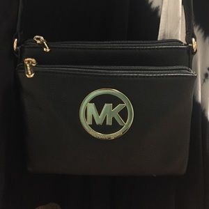 Michael kors cross body