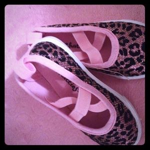 Glitter print slip on