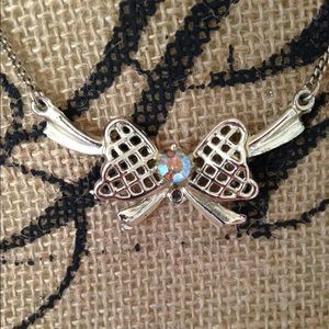 Silver Bow & Gem Necklace 18.5"