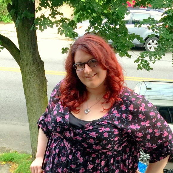 Meet your Posher, Elanor - Picture 2 of 3