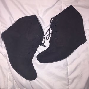 Womens Journee Collection Faux Suede Wedge Booties