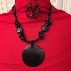 NWOT BLACK NECKLACE AND EARRINGS
