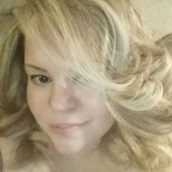 Meet your Posher, Carol - Picture 1 of 1