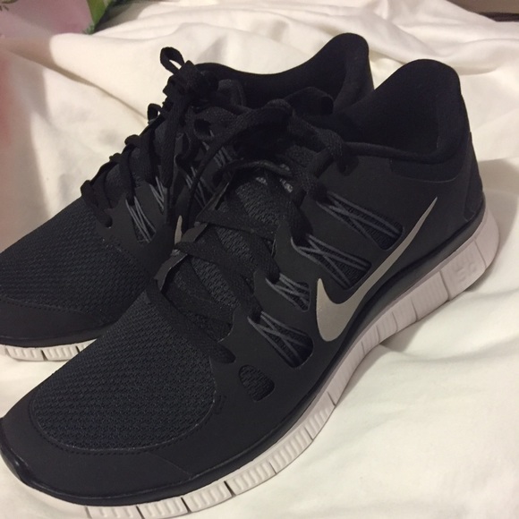Nike Shoes - Nike free 5.0
