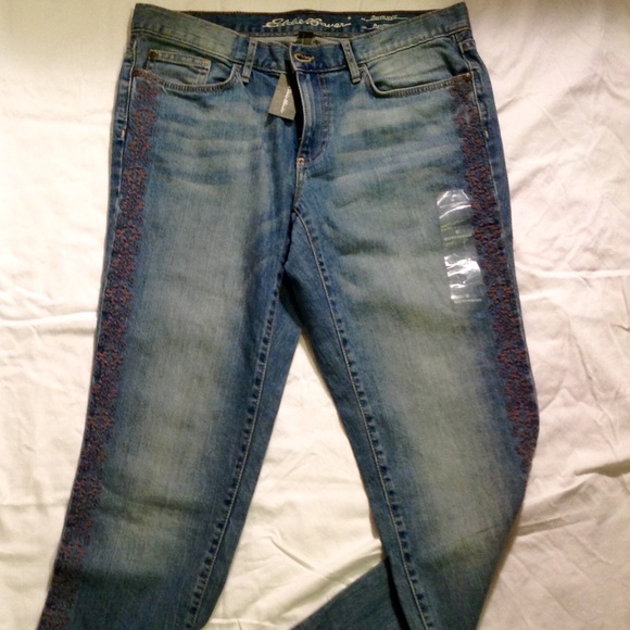 ⭐️ Eddie Bauer Boyfriend Jeans