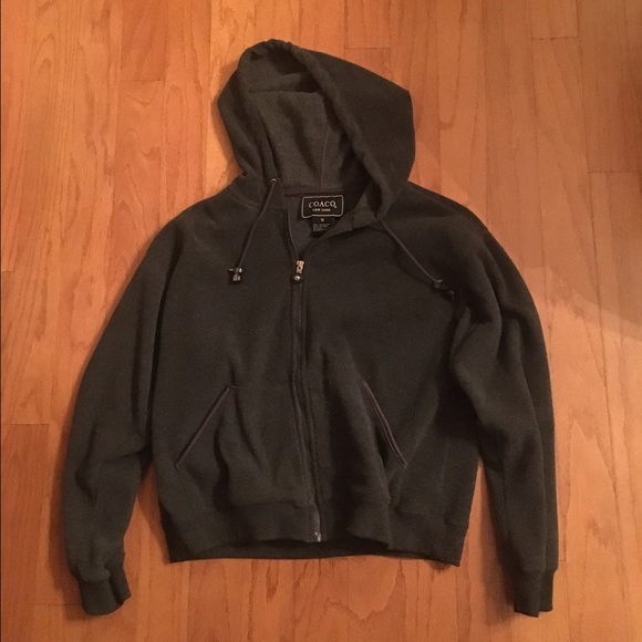 zip up hoddie