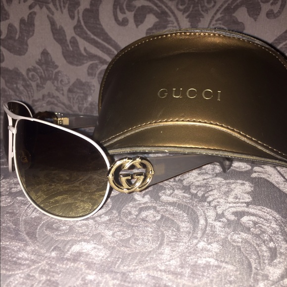 **SOLD** Gucci Aviator Sunglasses - Picture 1 of 4