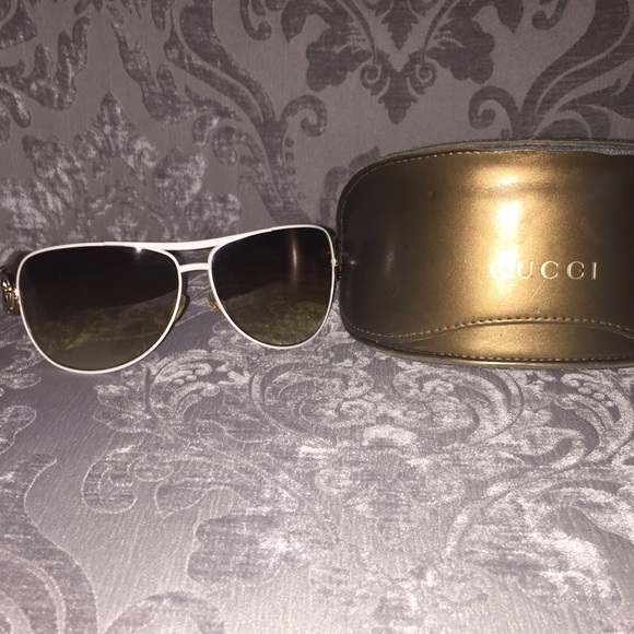 **SOLD** Gucci Aviator Sunglasses - Picture 2 of 4