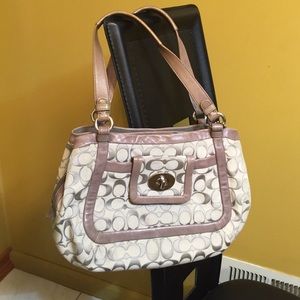 Coach Shoulder Bag 🙀