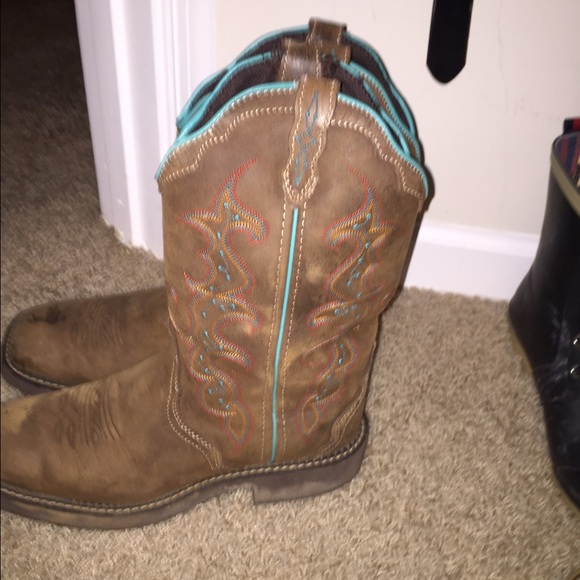 Blue trim brown cow girl boots