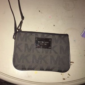 Michale kors wristlet