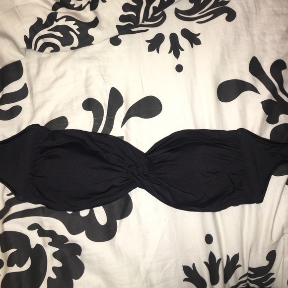 Knotted black bandeau