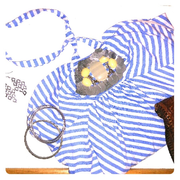 VS blue and white embellished halter bratop