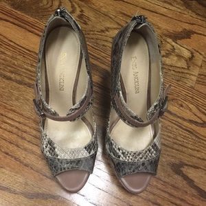 Enzo Angiolini heels. Beautiful shoe