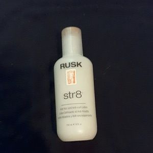 RUSK str8 Anti-frizz and Anti-curl Lotion 6 fl oz