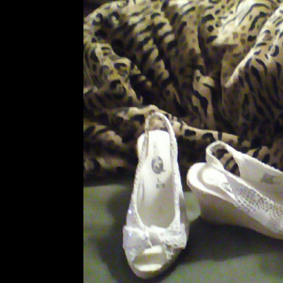 Wedge shoes