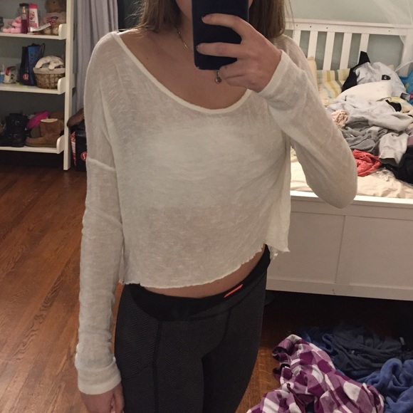 Abercrombie & Fitch cropped long sleeve sweater