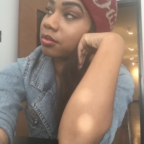 Meet your Posher, Nica - Picture 1 of 1