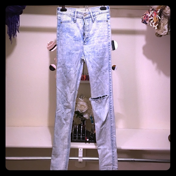 Light Wash Hi-Waist Denim