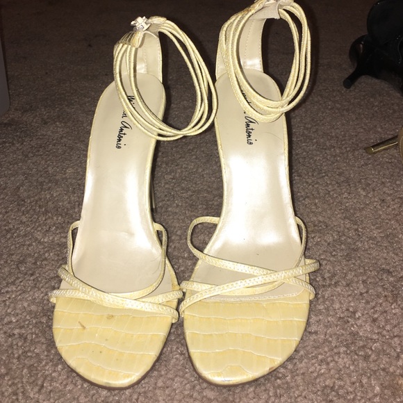 Michael Antonio White Snakeskin Wrap around heels - Picture 1 of 3