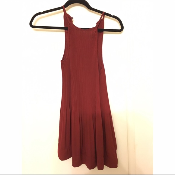 Red sleeveless blouse - Picture 1 of 2