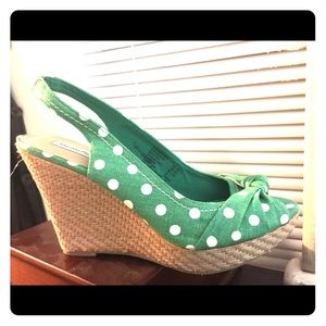 American Eagle green polka dot wedges