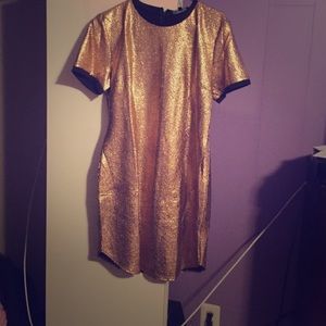 Curve hem shift dress