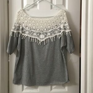 Off shoulders shirt