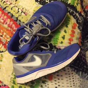 Nike Vomero 8 size 8