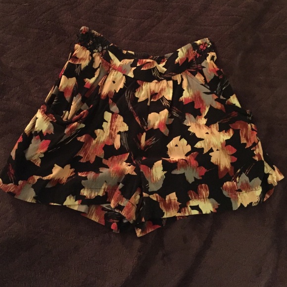 UO Floral Shorts