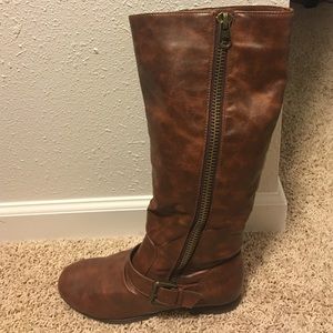 Size 9 brown riding boots